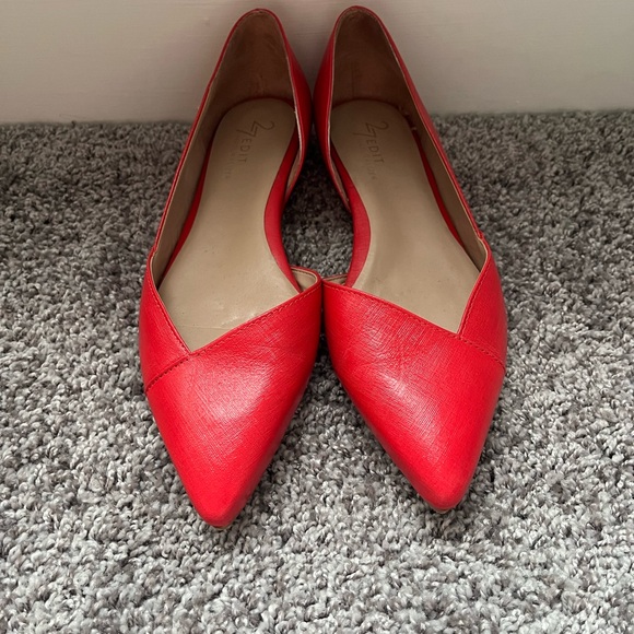Red Flats - Picture 6 of 6